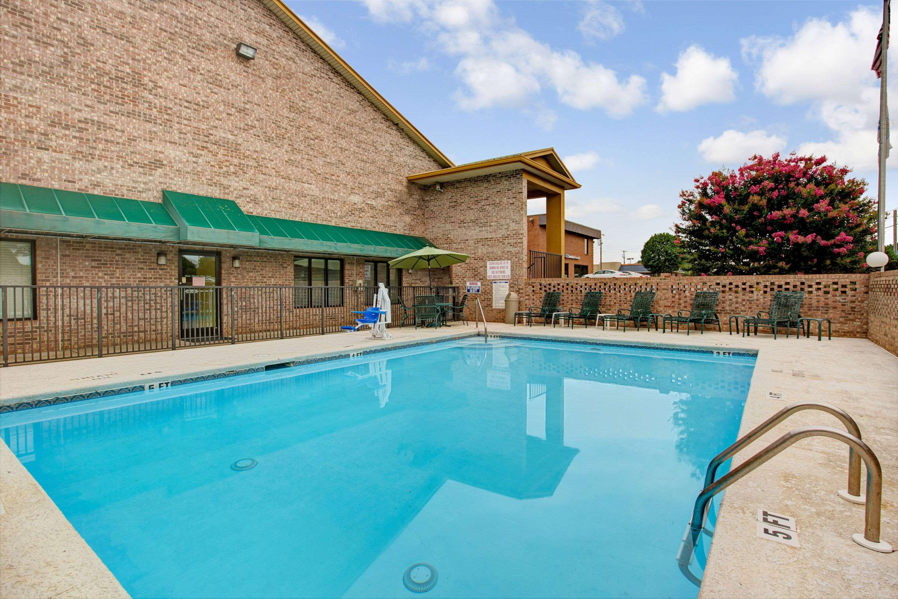 Days Inn Conover/Hickory Buitenkant foto