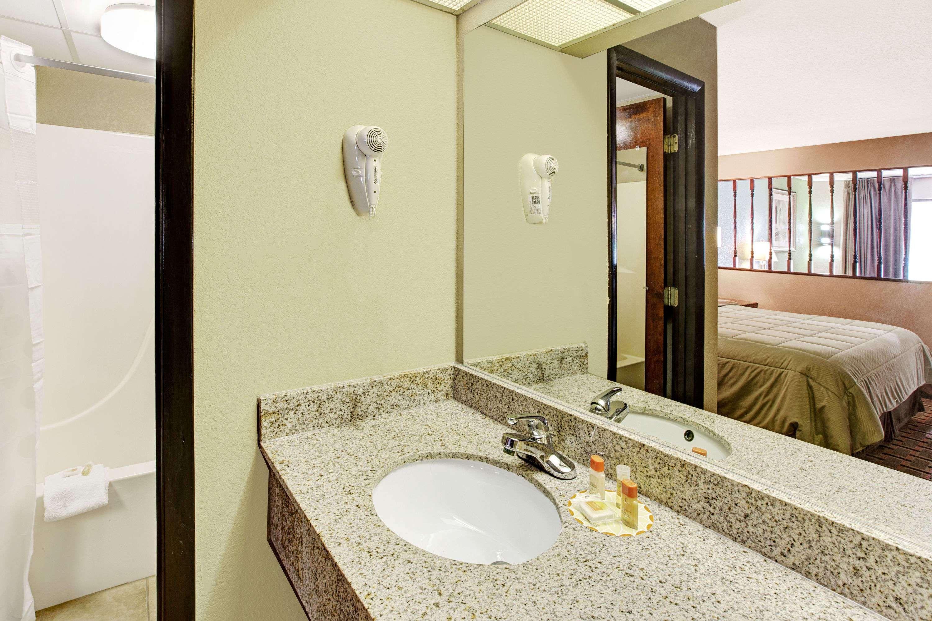 Days Inn Conover/Hickory Buitenkant foto