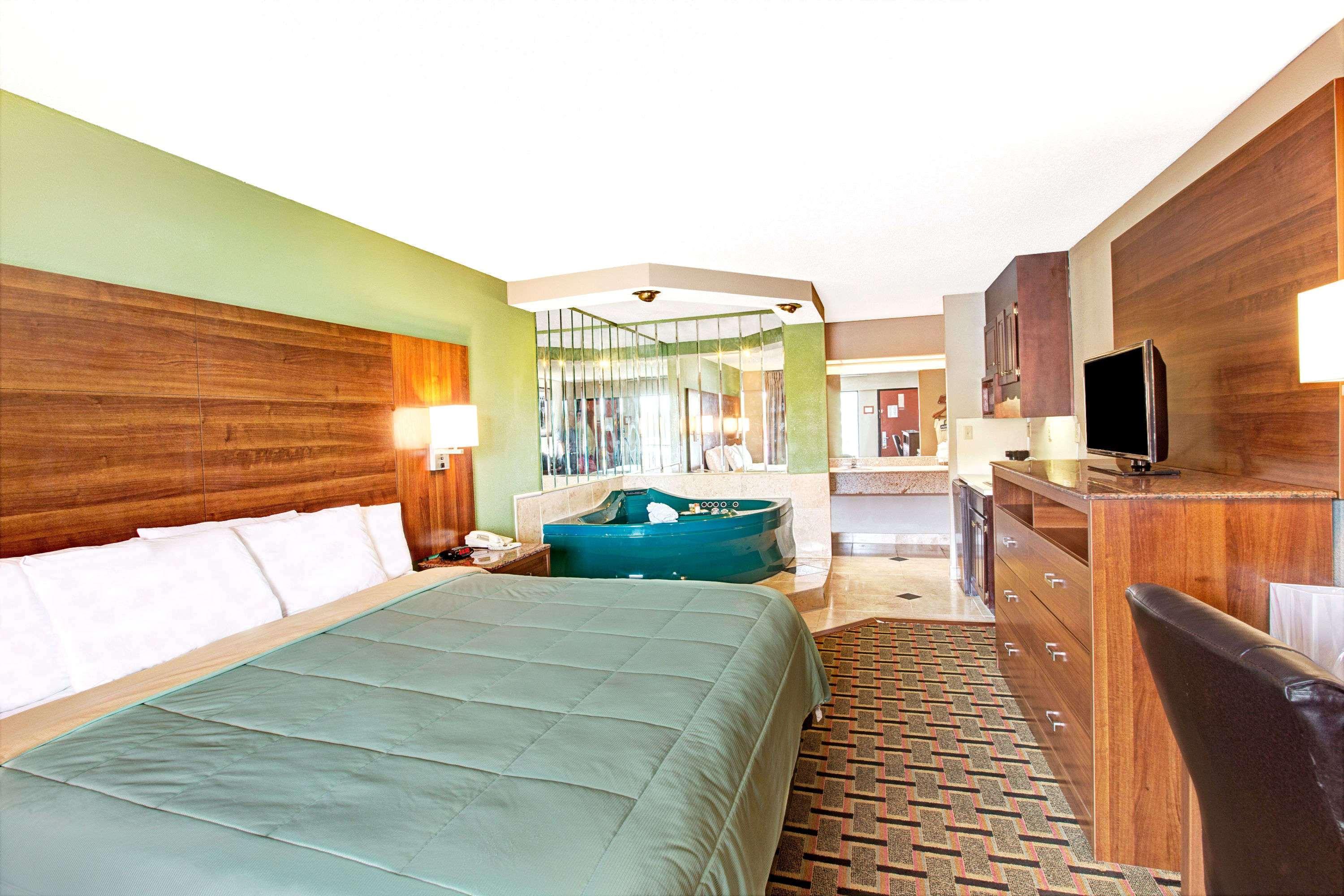 Days Inn Conover/Hickory Buitenkant foto