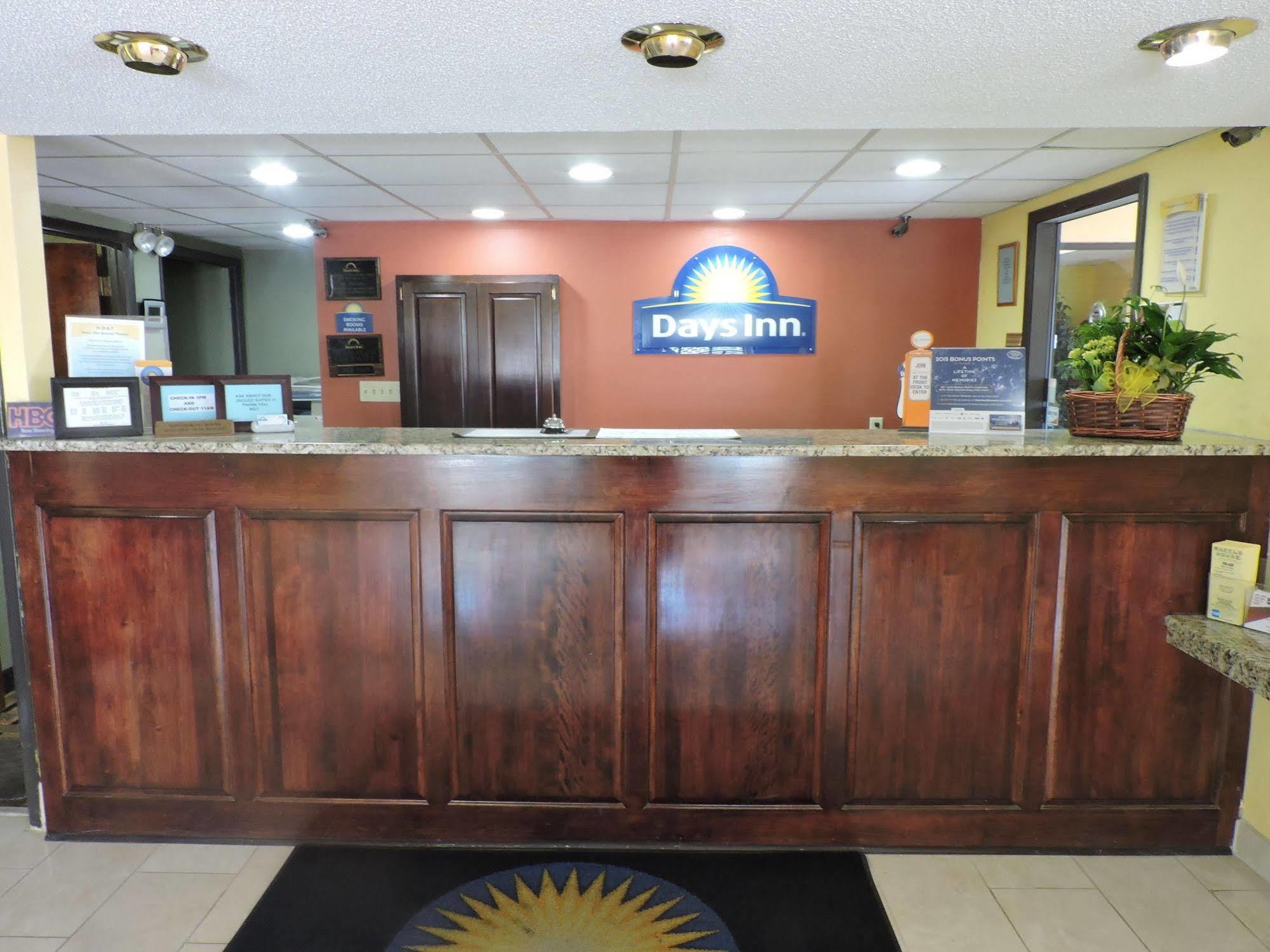 Days Inn Conover/Hickory Buitenkant foto