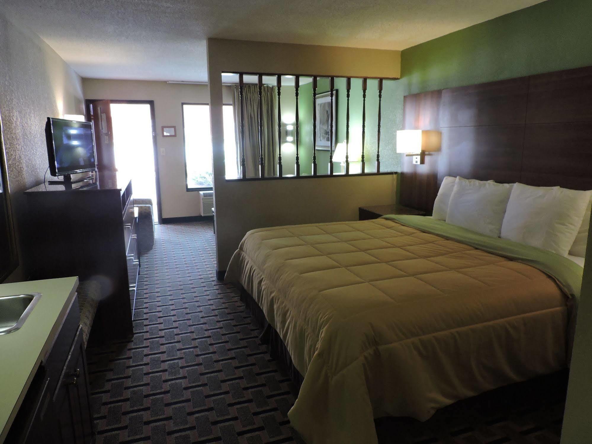 Days Inn Conover/Hickory Buitenkant foto