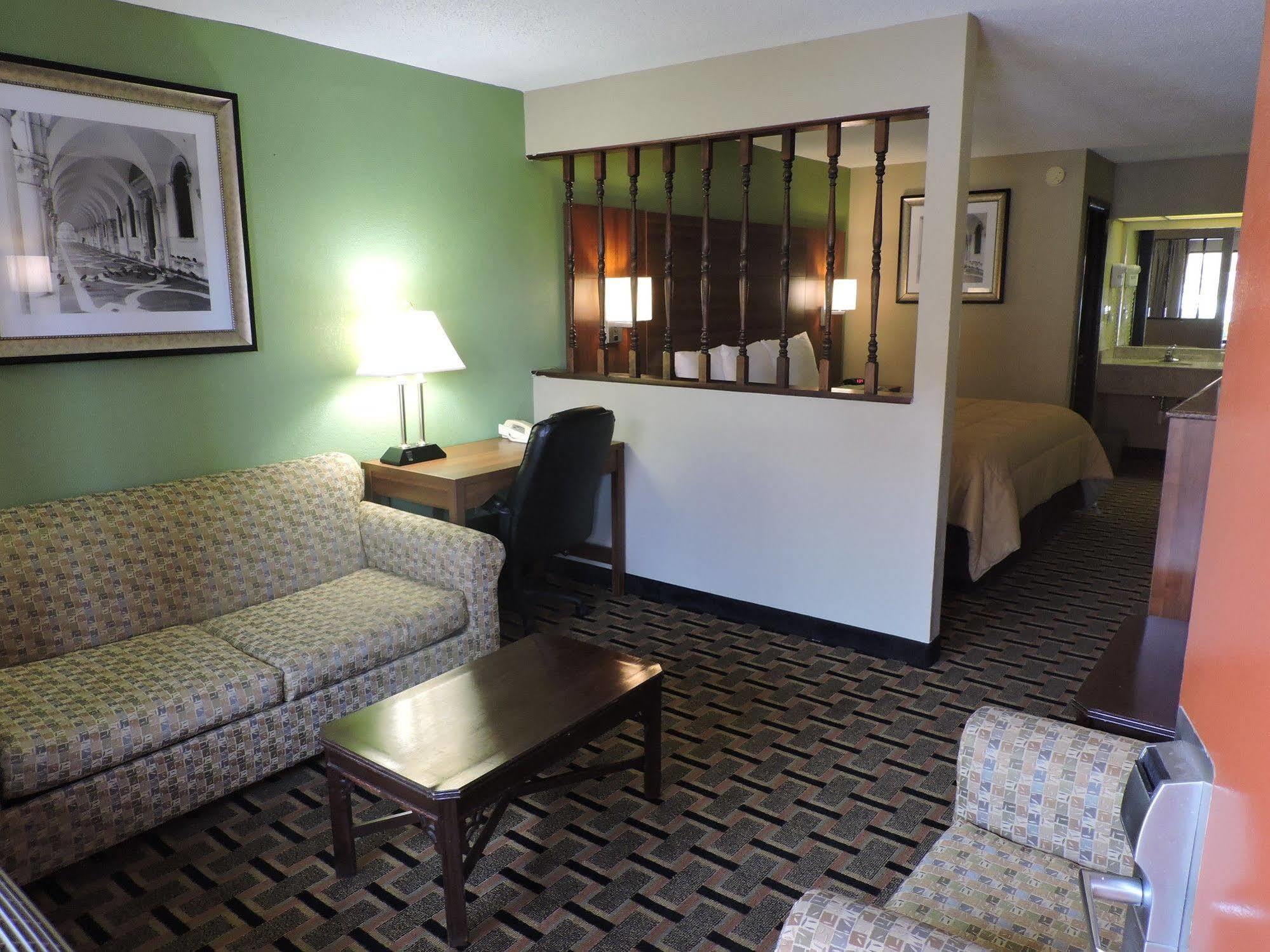 Days Inn Conover/Hickory Buitenkant foto