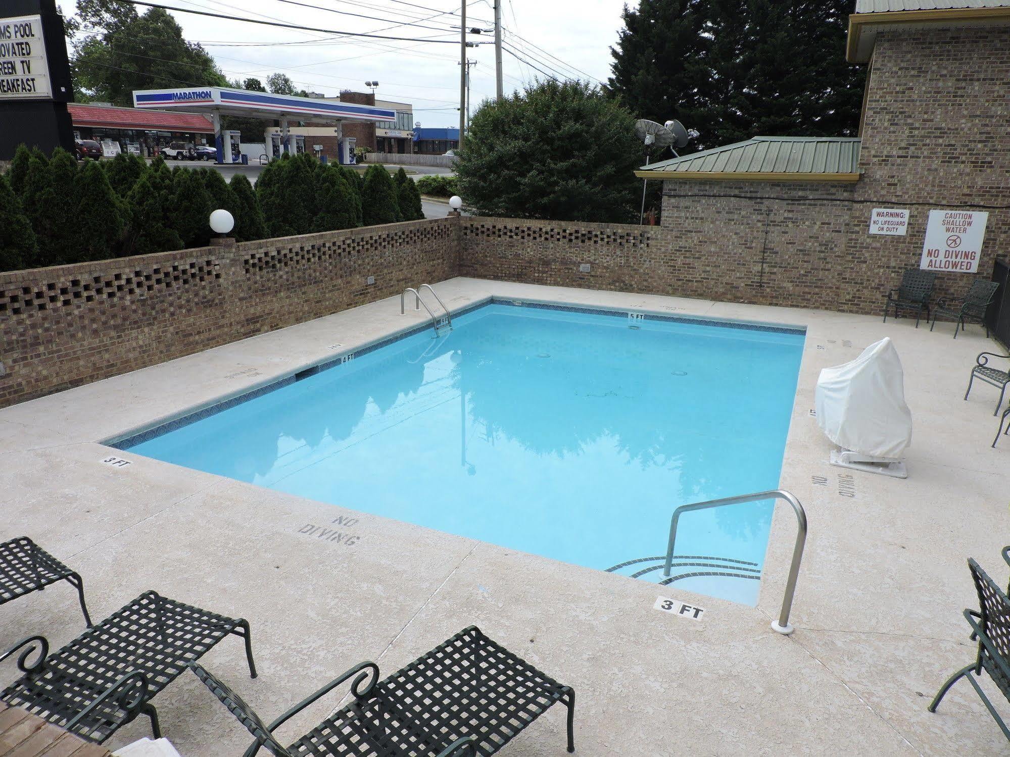 Days Inn Conover/Hickory Buitenkant foto